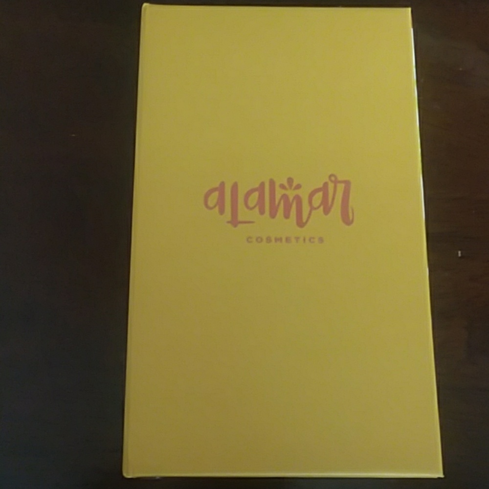 Alamar Cosmetics Eyeshadow Palette